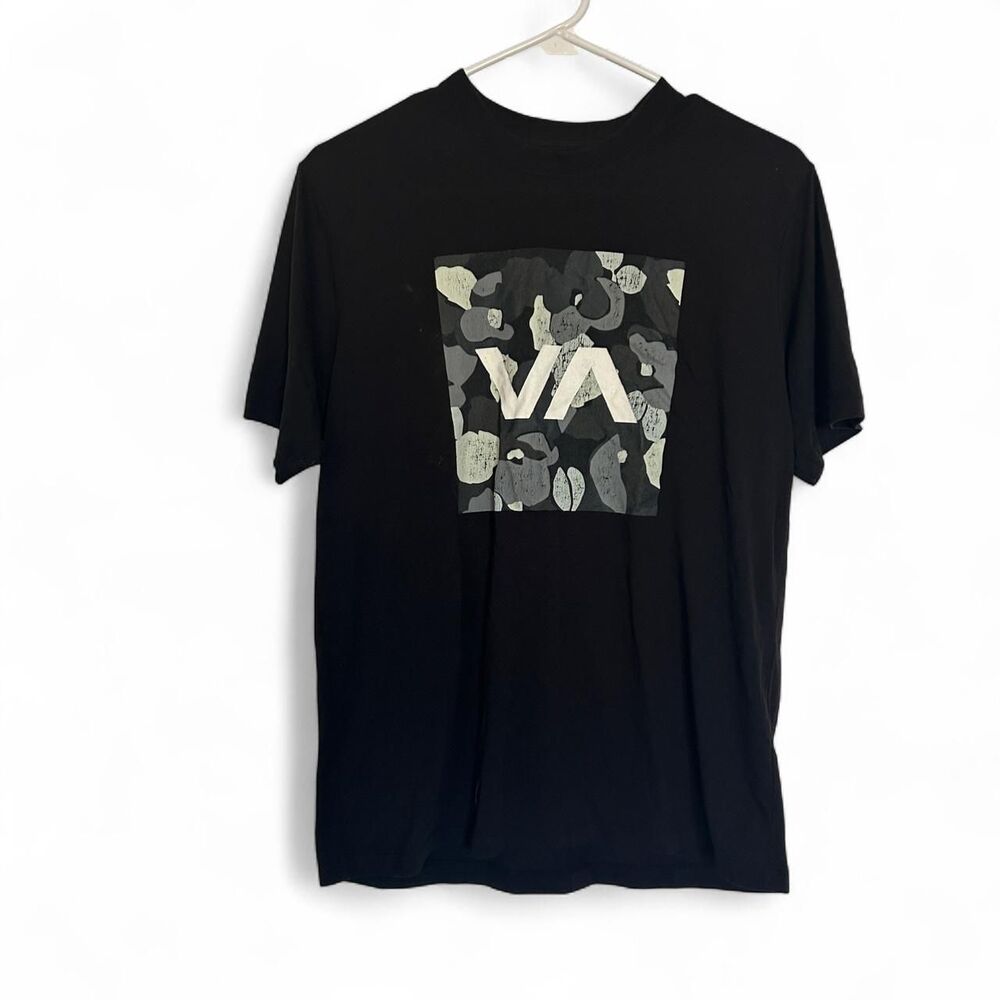 Rvca Men's Black T-shirt